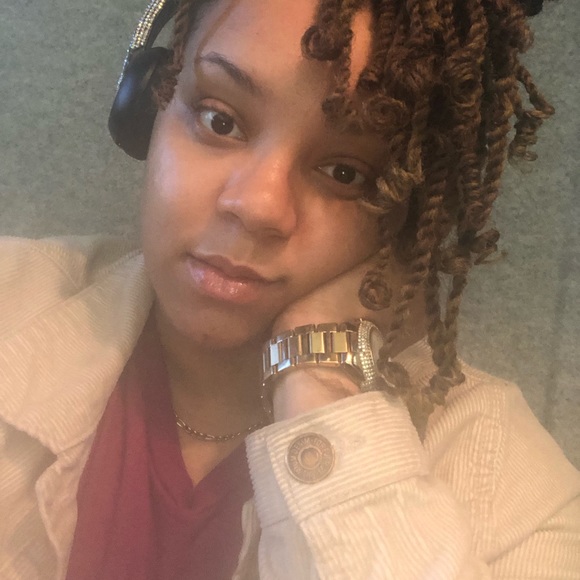 Meet your Posher, Clarissa - Picture 5 of 5